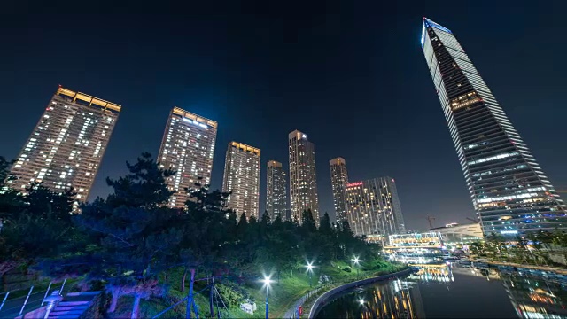 夜景松岛(国际商务区)中央公园和东北亚贸易大厦(韩国第二高楼)视频素材
