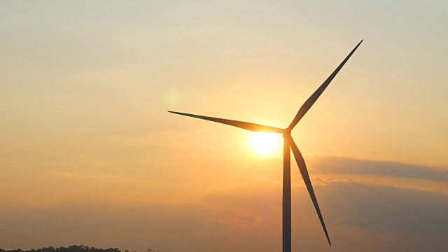 日落风力涡轮机，可再生能源视频素材