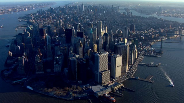 从空中俯瞰曼哈顿市中心。视频素材