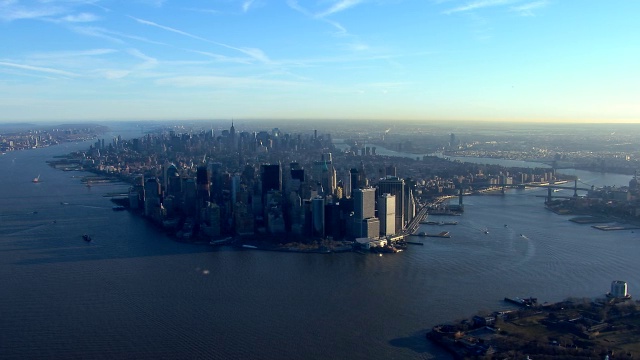 航拍纽约市和曼哈顿岛。视频素材