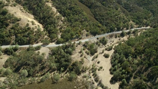鸟瞰图上的皱纹地形的迪亚波罗范围在北加州。视频素材