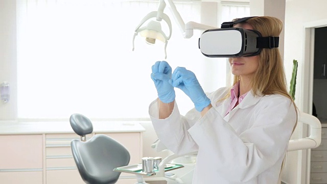 牙医使用虚拟现实耳机视频素材