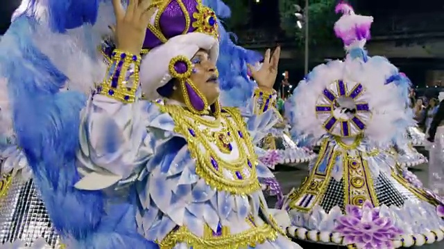巴西里约热内卢狂欢节上的MS舞者视频素材