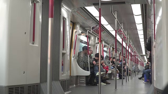 空空如也的地铁里的录像。视频下载