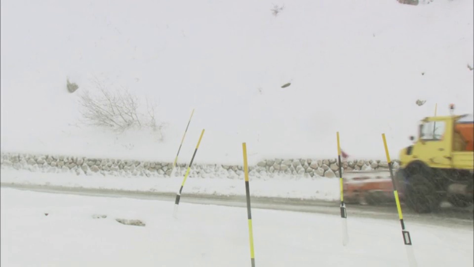 吹雪机在冬天视频下载