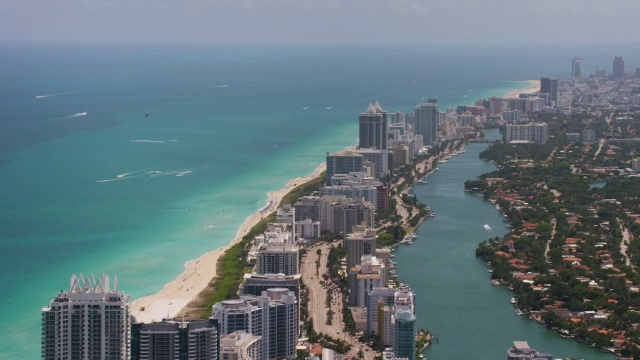 空中飞行在迈阿密的迈阿密南海滩视频素材