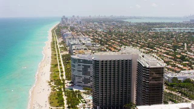 空中飞行在迈阿密的迈阿密南海滩视频下载