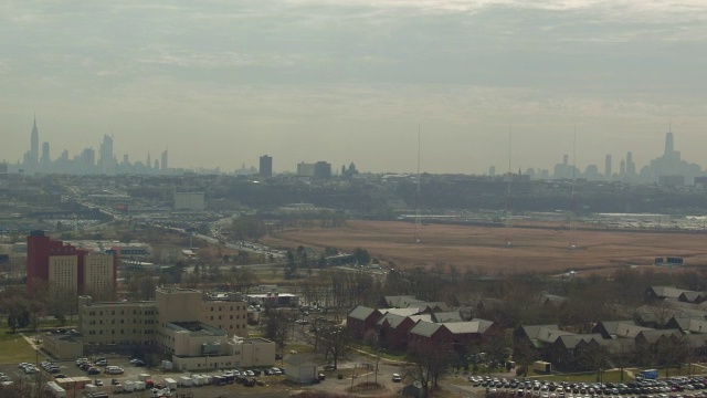 在新泽西州西考克斯上空，纽约市地平线上视频素材