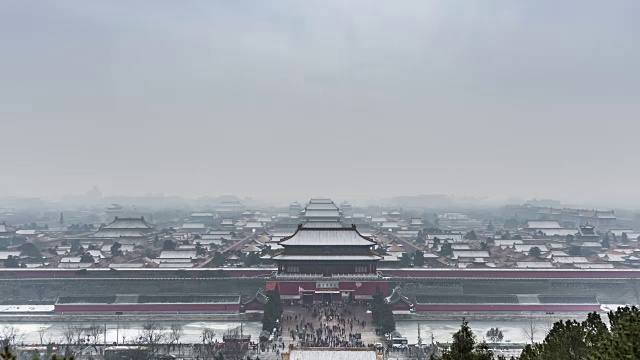 T/L WS HA ZI corner of the Forbidden City Covered with Thin Layer of Snow /中国北京视频素材