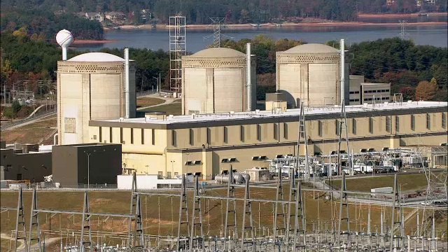奥科尼核电站位于南卡罗莱纳的基奥维湖畔。视频下载