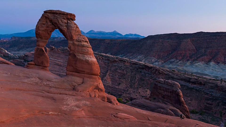 日落，精致的拱门，拱门国家公园，犹他州，美国视频素材