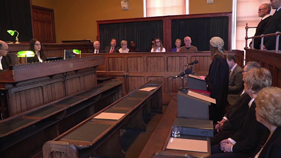 4K:法院-女律师/大律师向陪审团讲话视频下载