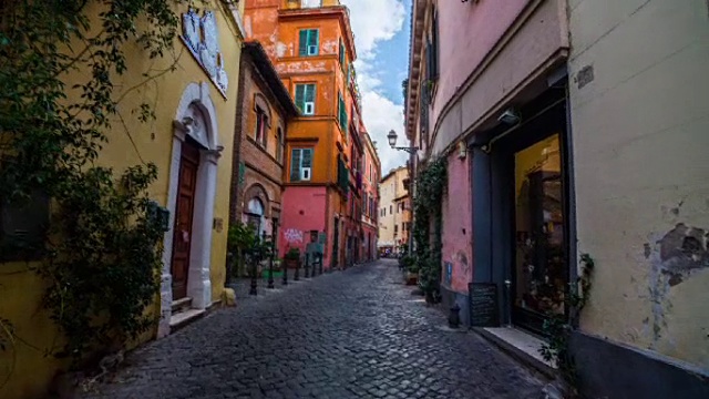 斯坦尼康:老街在特拉斯特维里在罗马，意大利视频素材