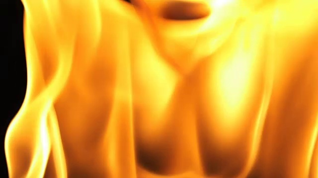 火焰火焰在黑色背景视频素材