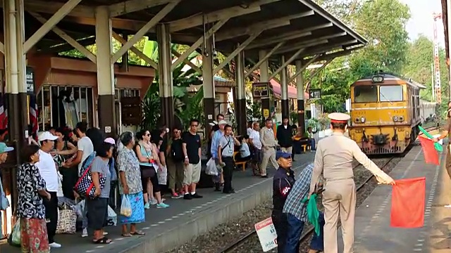吞武里火车站视频下载