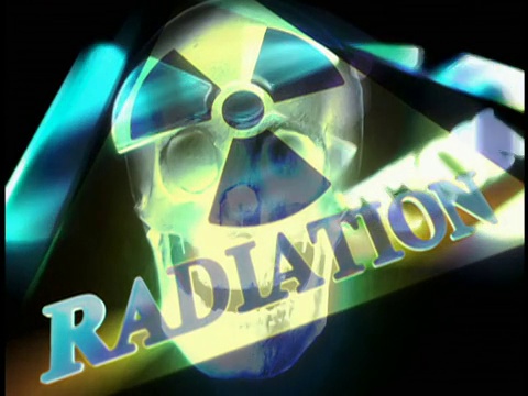 近看单词“辐射”叠加在头骨上视频下载