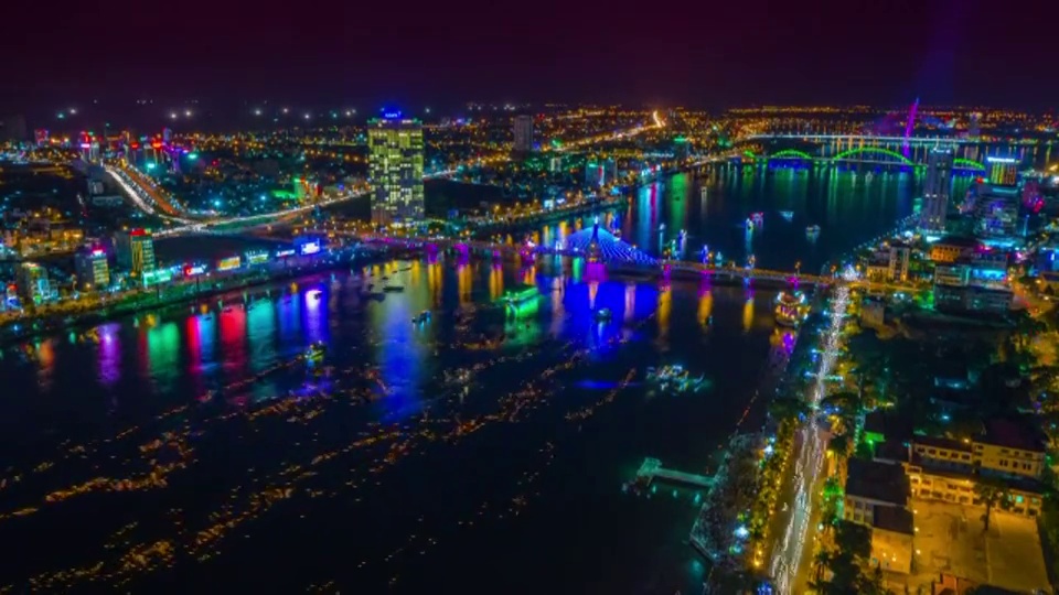 亚洲越南中部岘港的白天黑夜视频素材