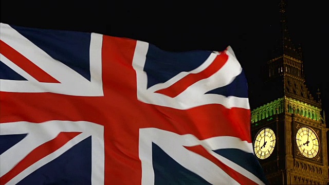 英国国旗在伦敦大本钟前飘扬-真实的画面，不是CGI视频下载