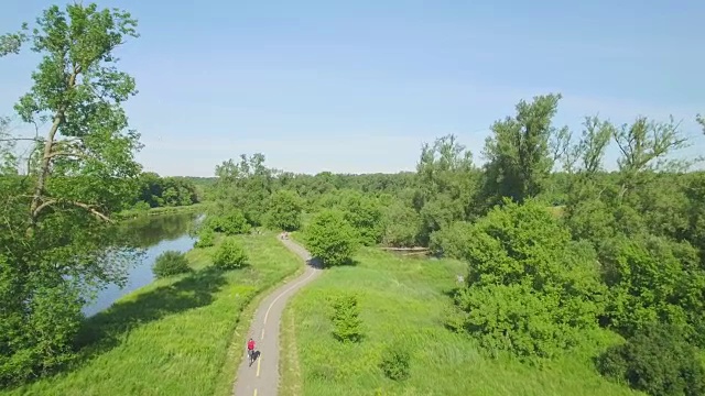4K空中加拿大:大河步道视频素材
