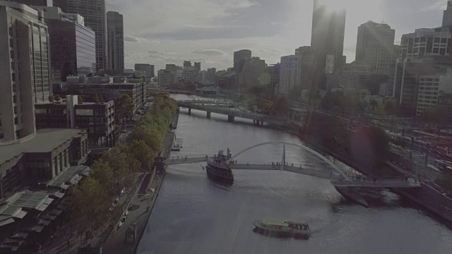 墨尔本王子大桥鸟瞰图。墨尔本,澳大利亚视频下载