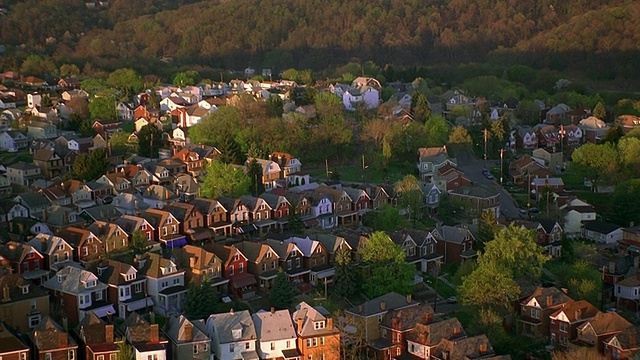 从空中俯瞰匹兹堡郊区/宾夕法尼亚州视频下载