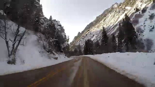 白雪皑皑的山路视频素材