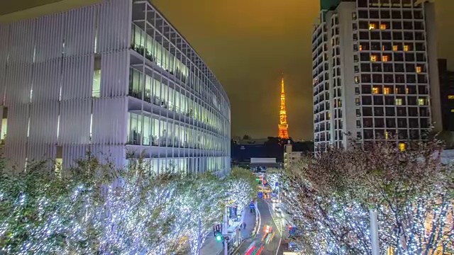 4K放大延时:日本东京六本木的东京塔和圣诞彩灯视频素材