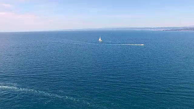 空中的船在海上视频下载