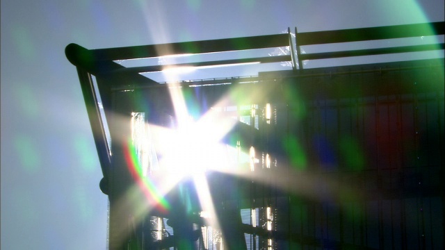 阳光照耀着英国布里斯托尔的建筑视频下载