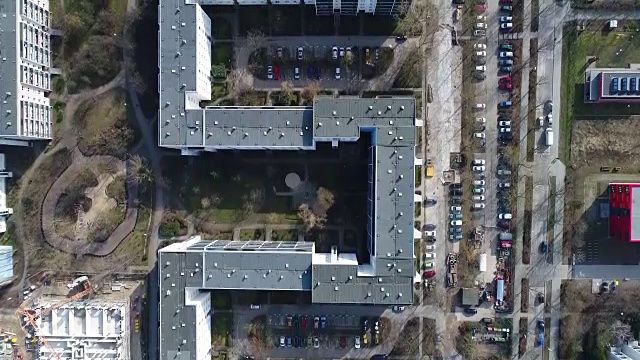 德国柏林居民区的无人机镜头视频素材