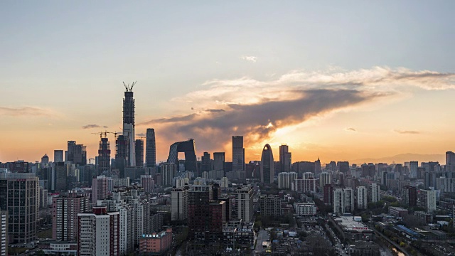 T/L WS HA Beijing Dramatic Urban Skyline Changing in sunshine /北京，中国视频素材