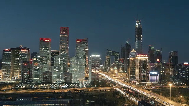 T/L WS HA PAN高角度北京天际线在晚上/北京，中国视频素材