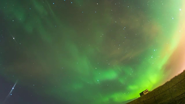 延时拍摄:冰岛凯夫拉维克的北极光视频素材