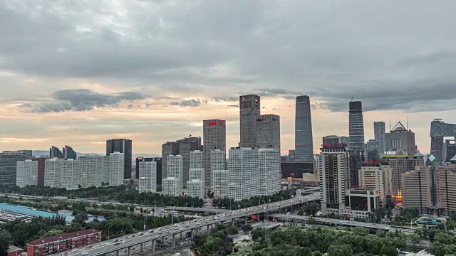 T/L WS HA PAN高角度北京天际线日落/北京，中国视频素材