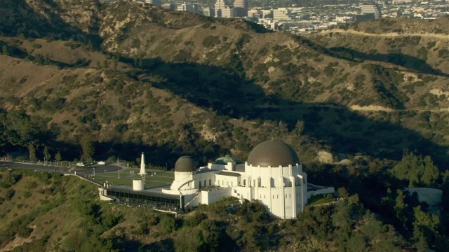 位于加州洛杉矶圣莫尼卡山的格里菲斯天文台。视频素材