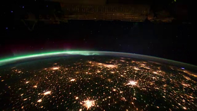 北极光在夜晚掠过美国上空视频下载