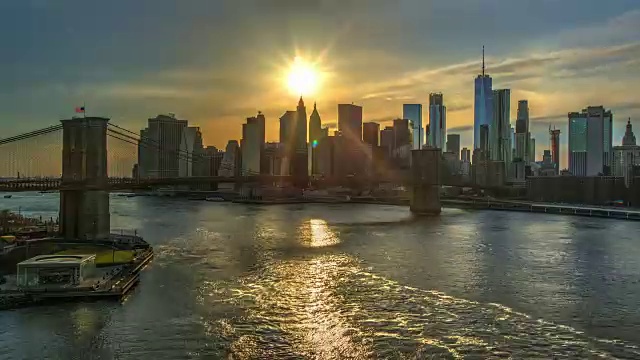 日落布鲁克林桥纽约城市天际线景观时间流逝视频素材