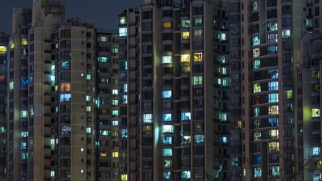 T/L MS HA TU Living Apartment，住宅楼夜间/北京，中国视频素材