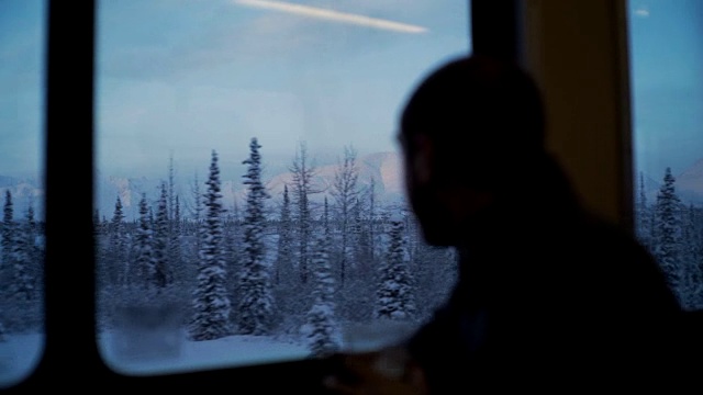 从火车上看到的风景-推进视频下载
