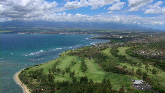 Waihu高尔夫球场位于夏威夷毛伊岛的海岸线上。视频素材
