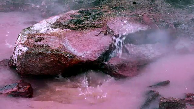 沸水，喷泉油漆罐，黄石国家公园，冬天视频下载