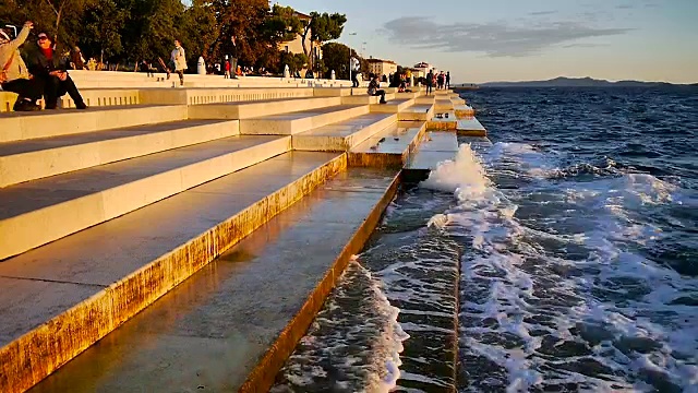克罗地亚扎达尔海滨的台阶视频素材