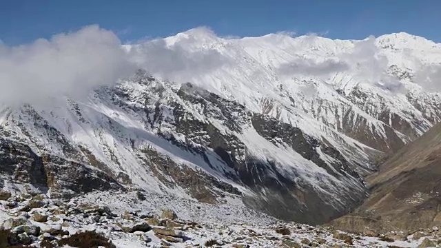 冰雪覆盖的喜马拉雅山脉视频下载