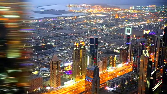 迪拜的天空线与交通视频下载