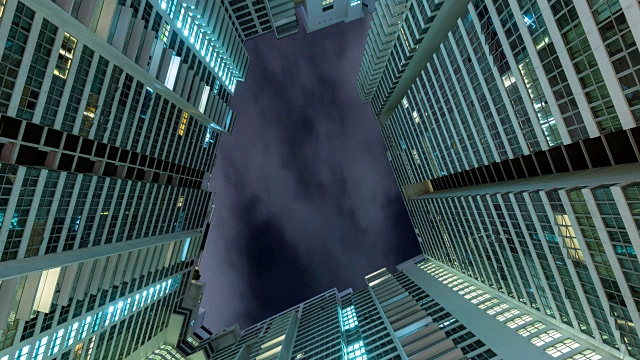 马来西亚公寓大楼晚上的时间流逝视频素材