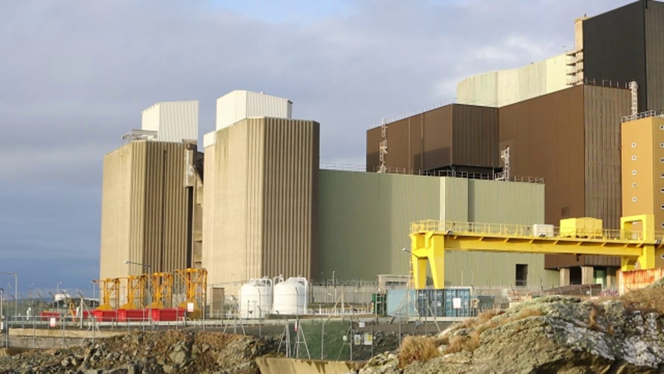 英国威尔士安格尔西岛的威尔法核电站视频下载