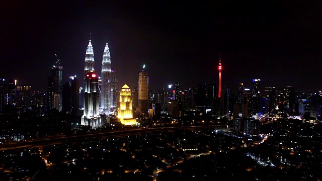 吉隆坡夜间的城市景观和天际线。视频素材