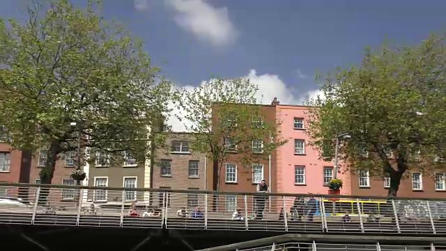 利菲河邮轮-都柏林，爱尔兰视频素材