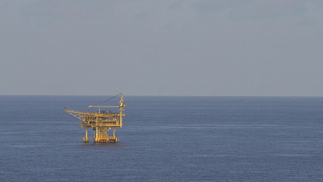 海上石油平台视频素材