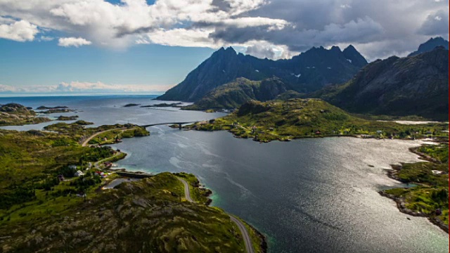航拍:罗浮敦群岛的挪威峡湾景观视频素材